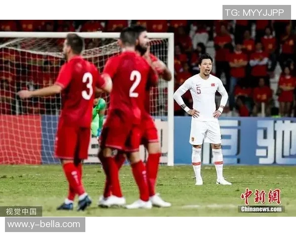 足球明星传递爱心的温暖瞬间精美图片素材分享